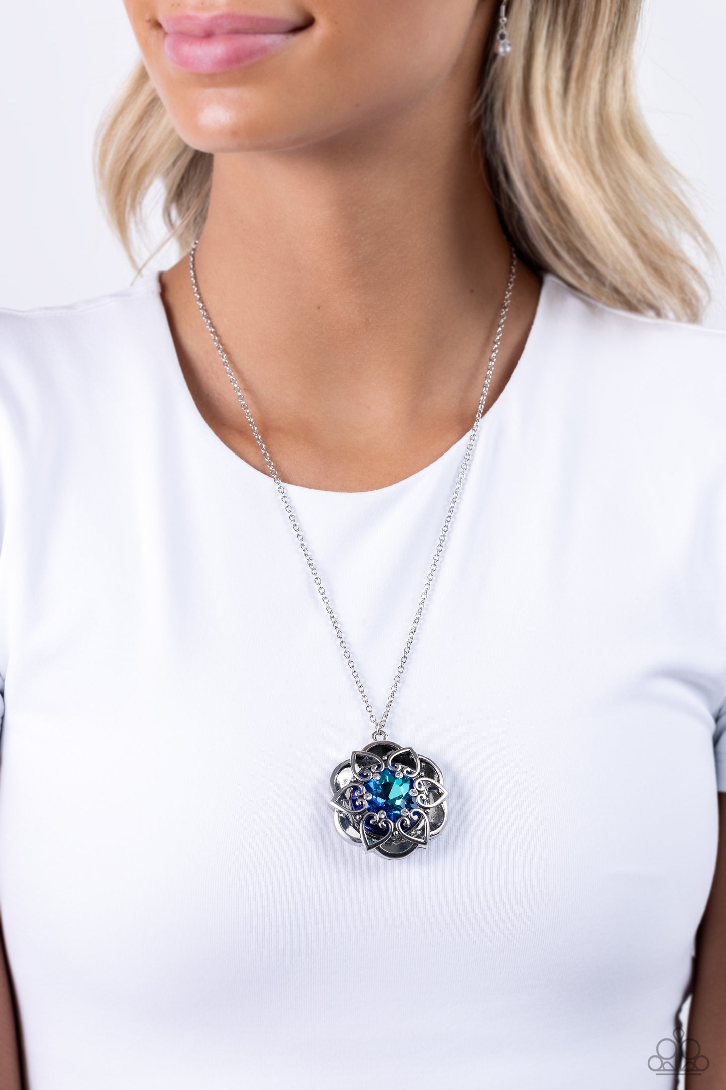 Flowering Fantasy - Blue UV Gem Floral Necklace Paparazzi N1759