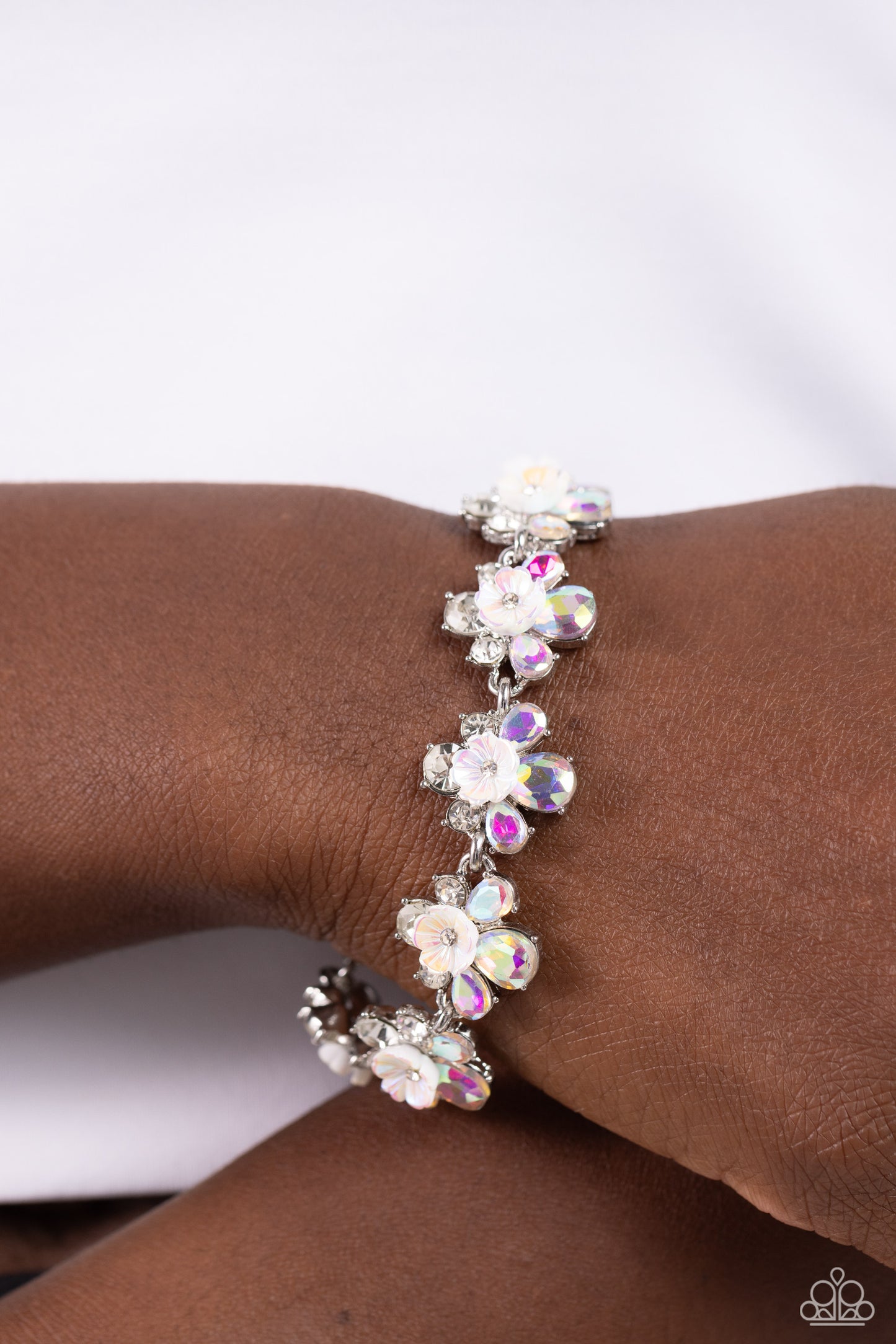 Floral Frenzy - White Iridescent Sheen Flower Bracelet Paparazzi B1429