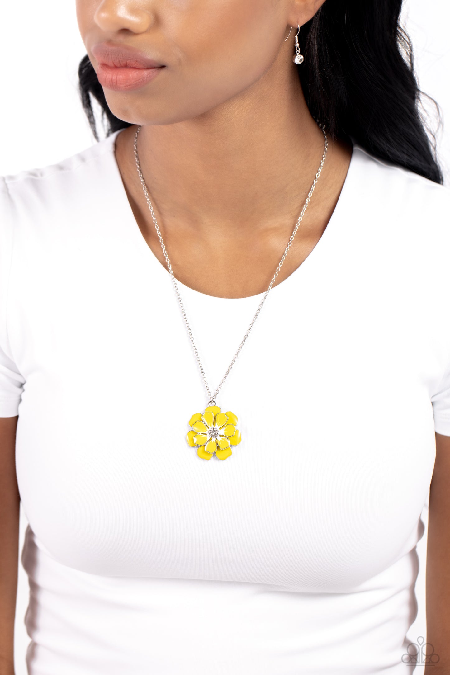 Beyond Blooming - Yellow Primrose Flower Necklace Paparazzi N2000