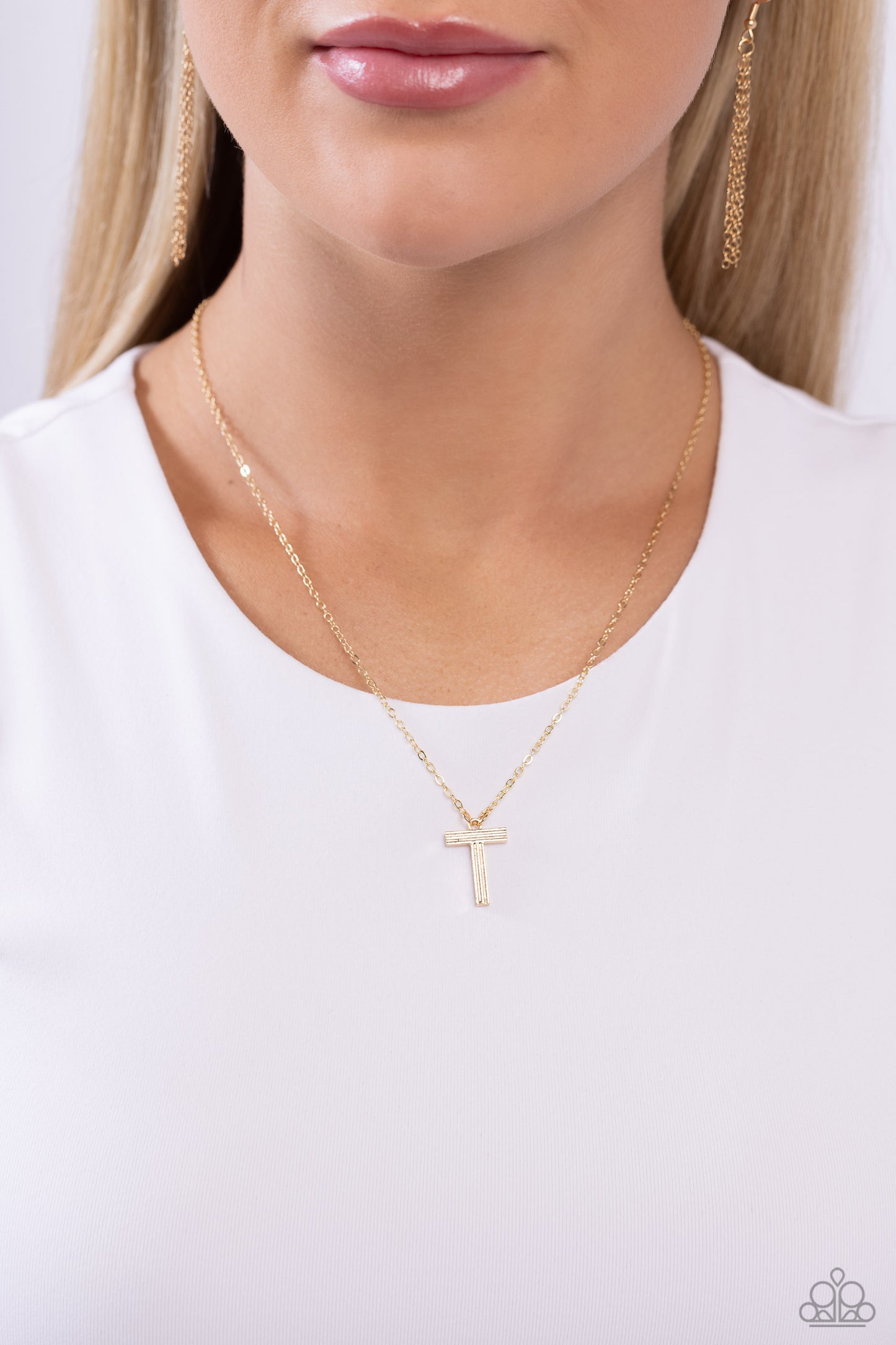 Leave Your Initials - Gold - T Initial Necklace Paparazzi N1715