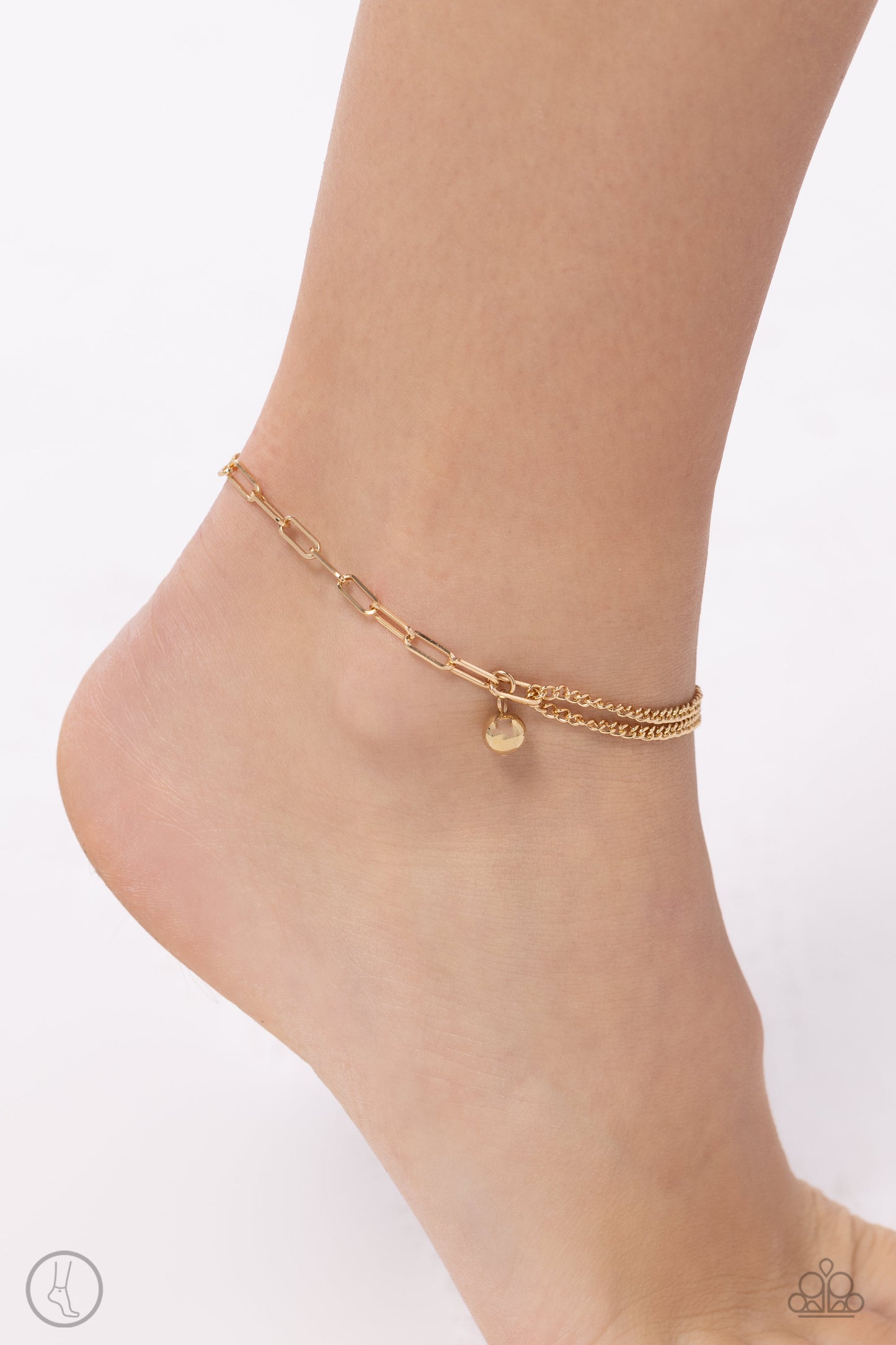 Solo Sojourn - Gold Paperclip & Classic Chain Anklet Paparazzi B1598