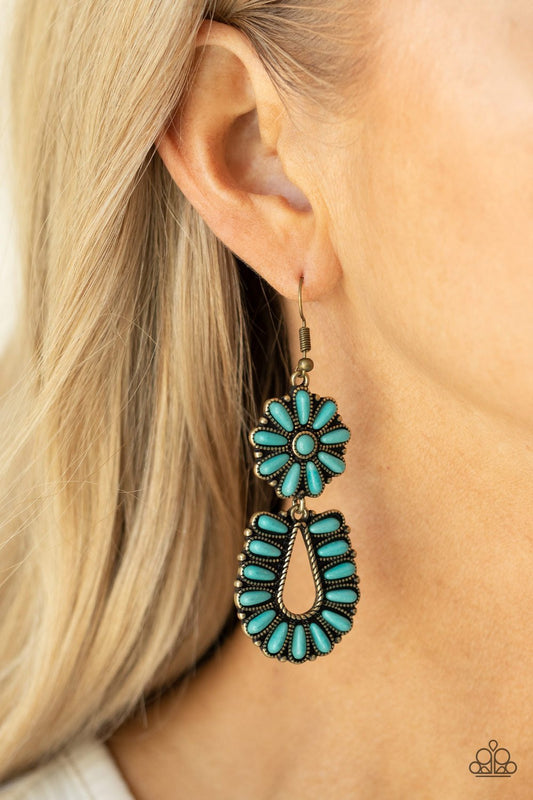 Badlands Eden Brass Earring Paparazzi E0164  Fall 2021
