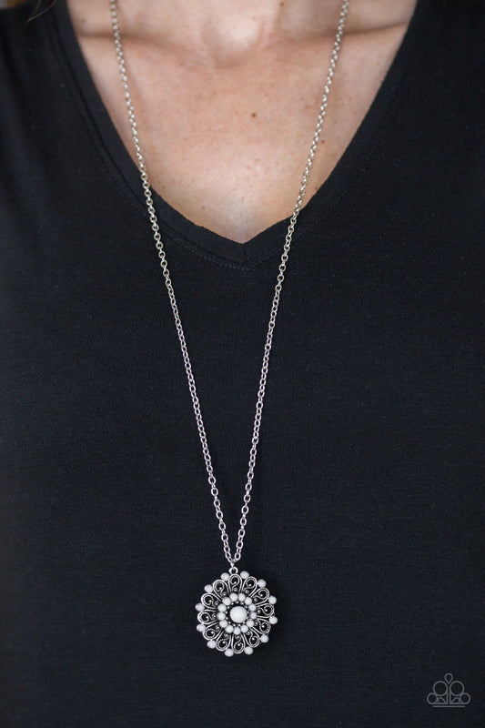 Boho Bonanza Silver Floral Necklace Paparazzi N0967