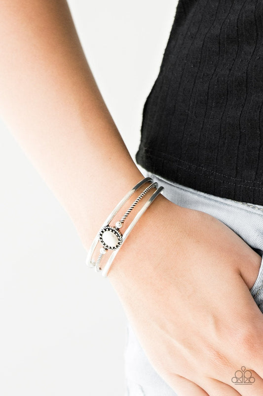 Borderline Borderland White Cracklestone Bracelet Paparazzi B0011