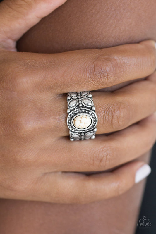 Butterfly Belle White Ring Paparazzi  R0061