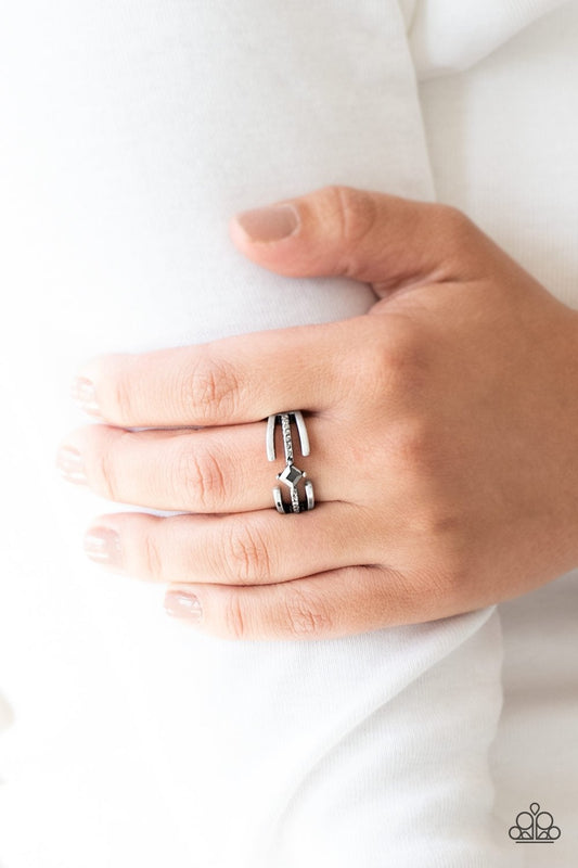 City Center Silver Ring Paparazzi  R0036