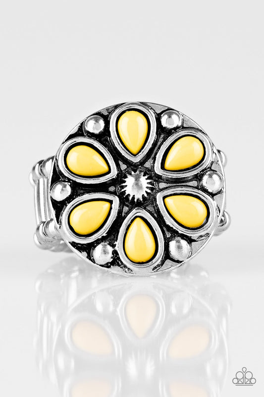 Color Me Calla Lily Yellow Ring Paparazzi R0104