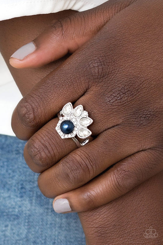 Crown Coronation Blue Ring Paparazzi R0076