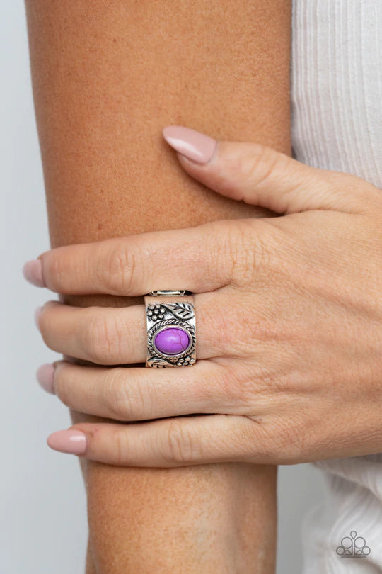 Free Spirited Fields Purple Floral Ring PaparazziR0103