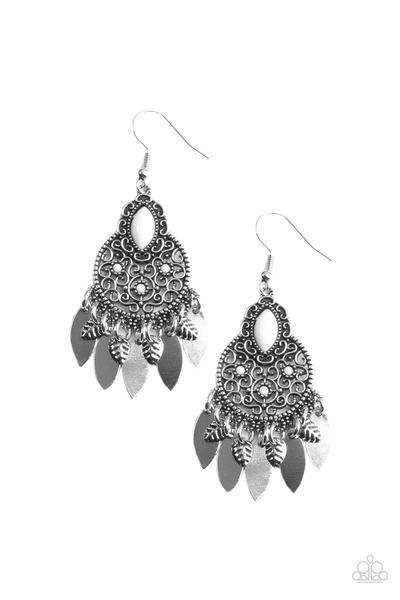 Galapagos Glamping White Earring Paparazzi E0239