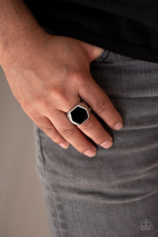 Hex Out Black Urban Ring Paparazzi R0024