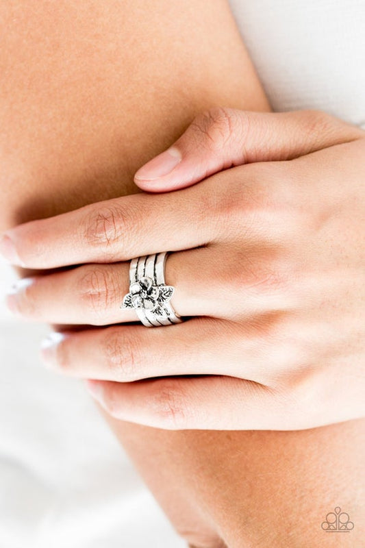 Island Icon Silver Flower Ring Paparazzi R0068