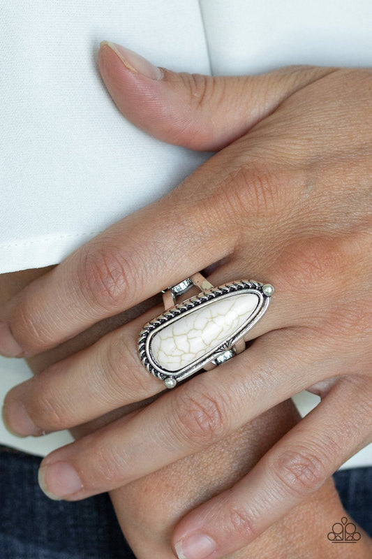 Pioneer Plains White Cracked Stone Ring Paparazzi R0058