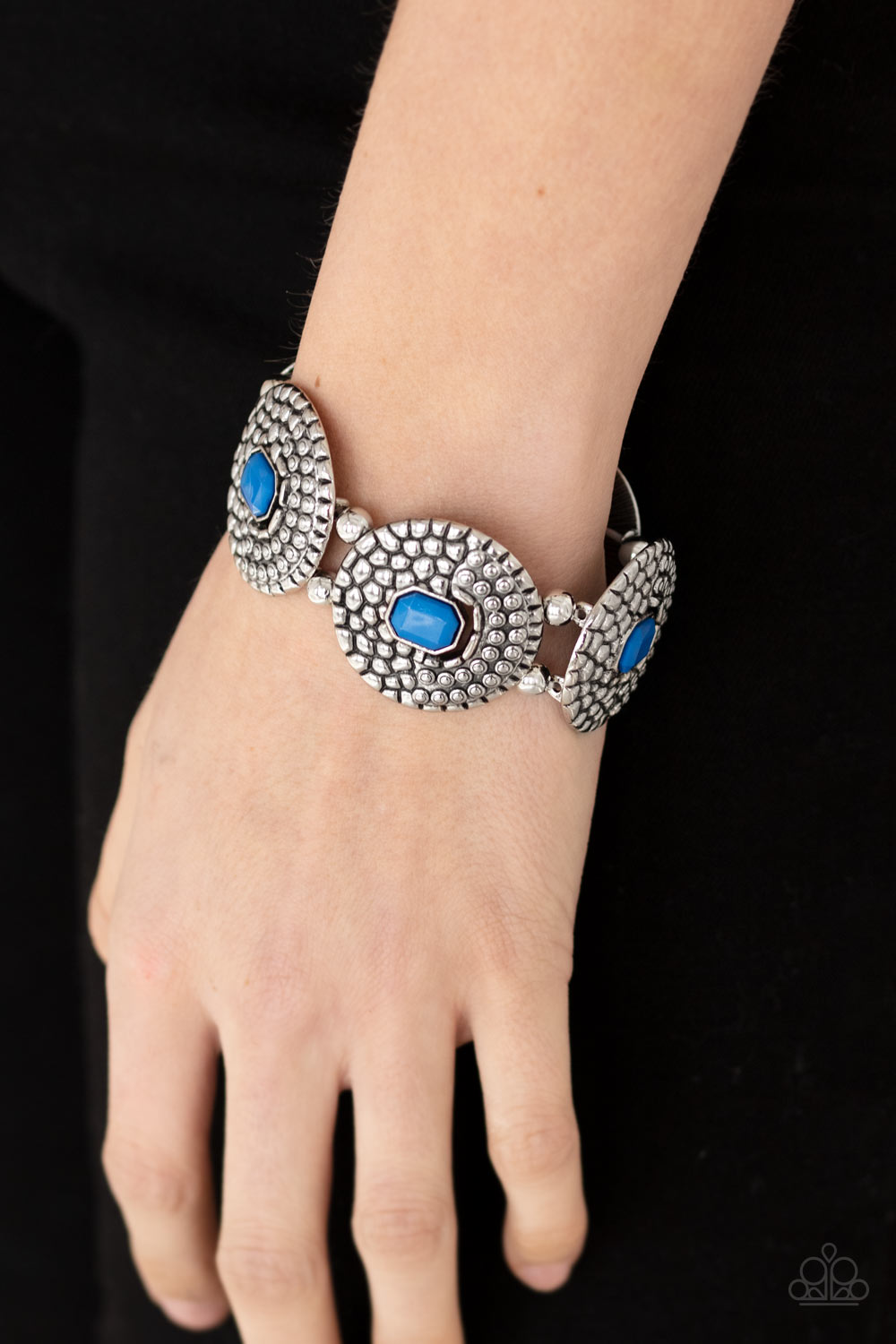 Prismatic Prowl Blue Bracelet Paparazzi B0316
