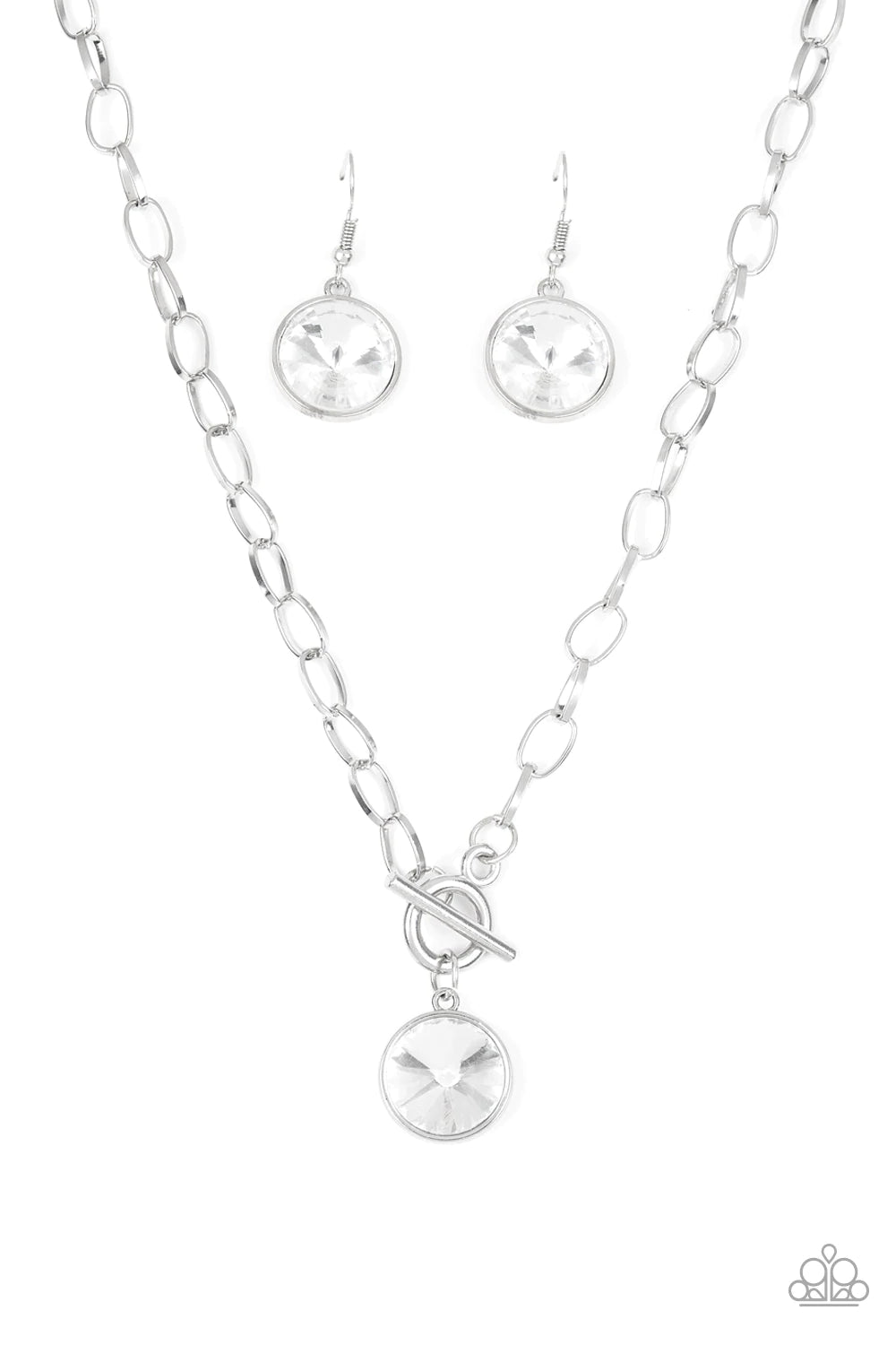 She Sparkles On White Necklace Paparazzi N0171