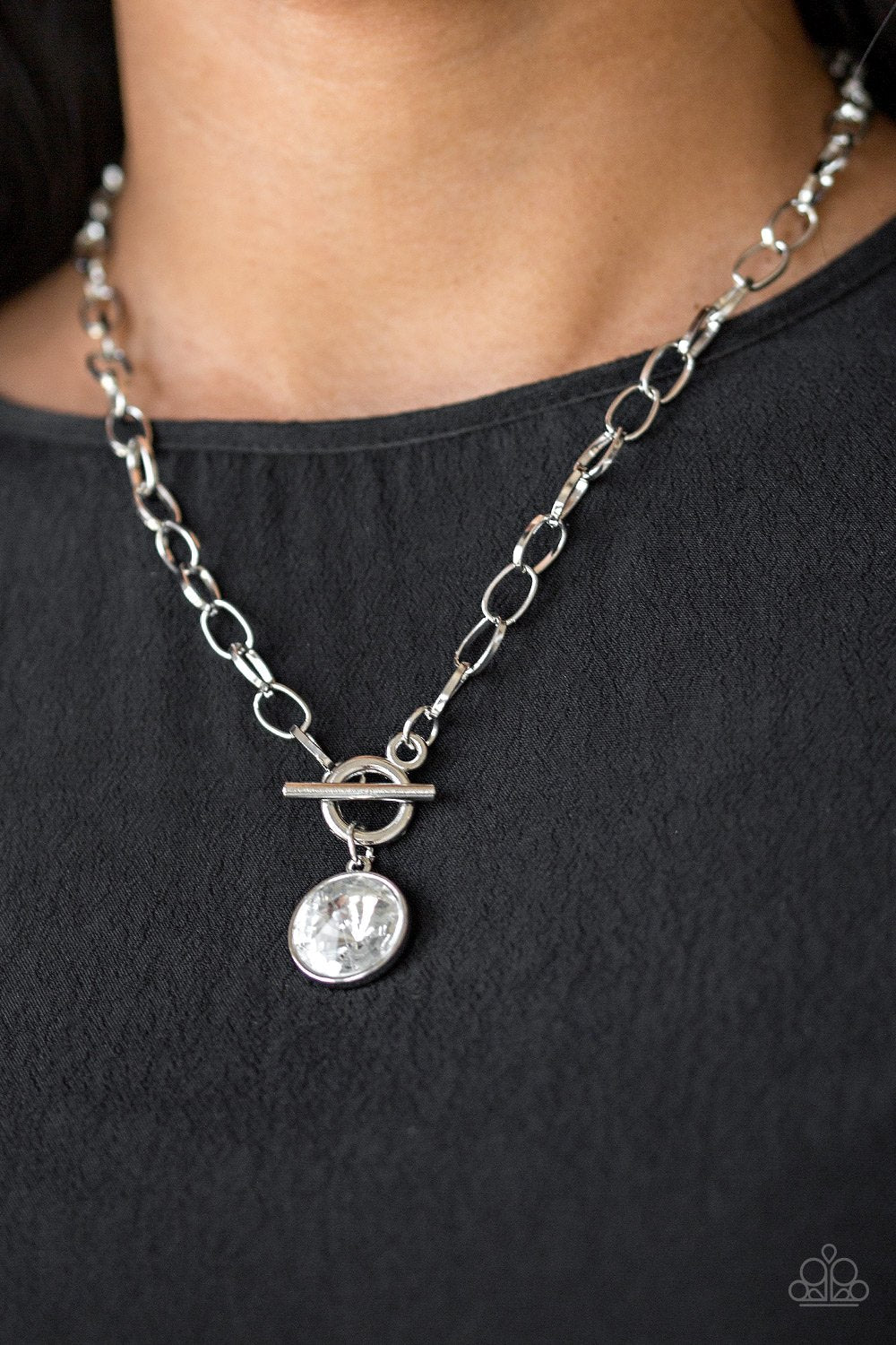 She Sparkles On White Necklace Paparazzi N0171
