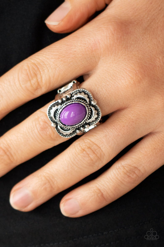 Vivaciously Vibrant Purple Ring Paparazzi R0077